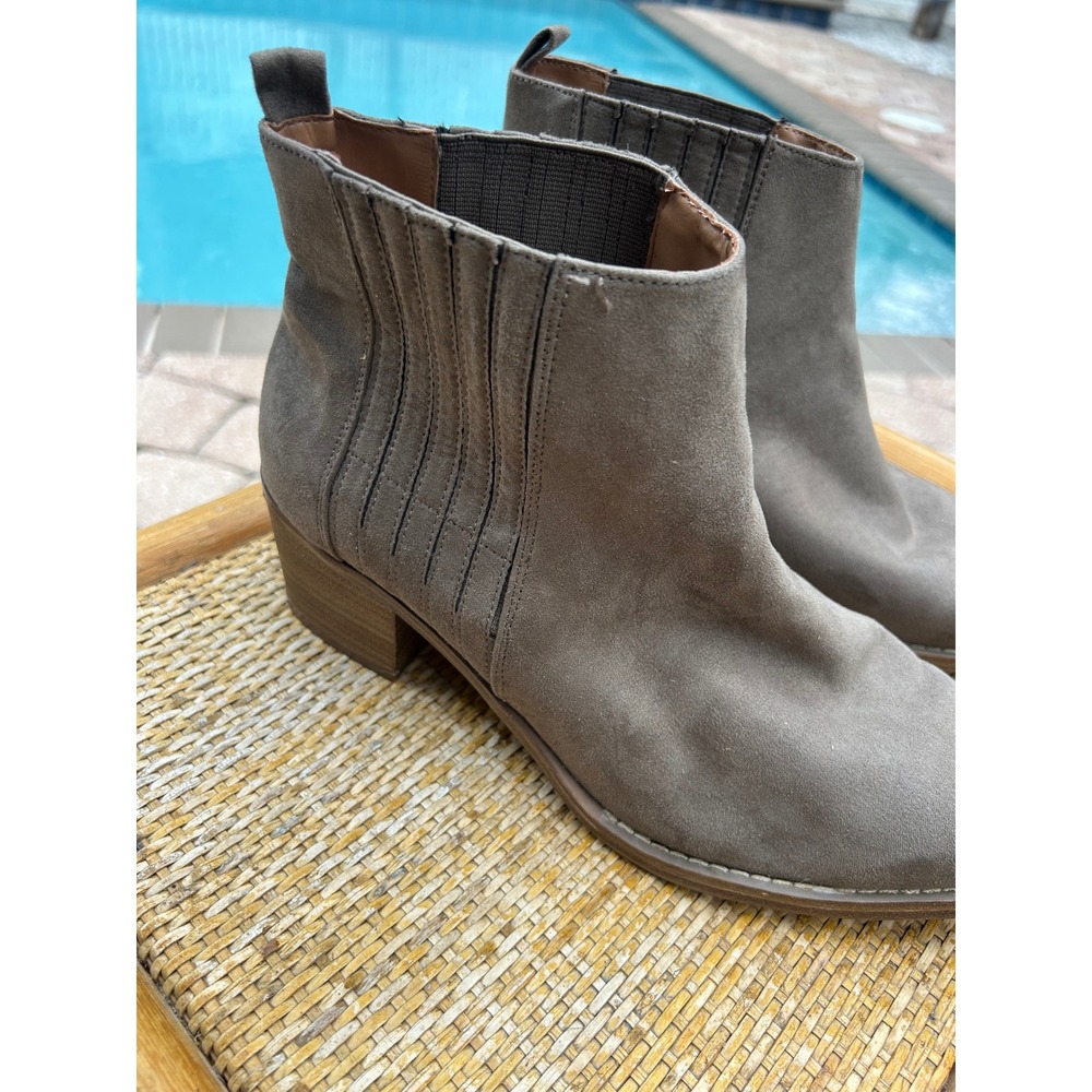 Target Universal Thread Womens Taupe Gray Faux Suede Ankle Boots Size 11